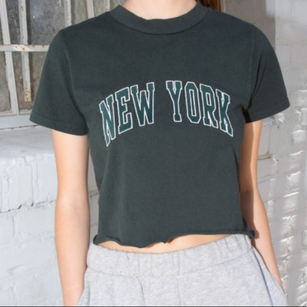 BRANDY MELVILLE NEW YORK CROP T SHIRT